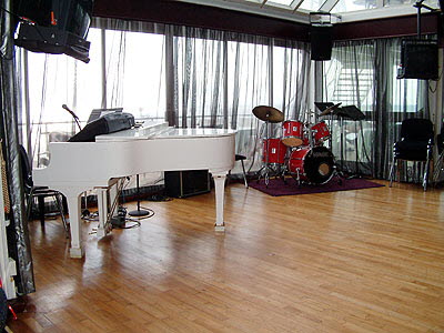 Caronia Piccadilly Club