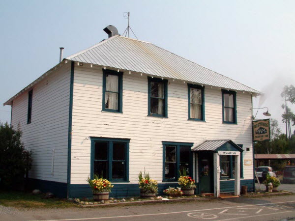 Downtown Talkeetna - Fairview Inn