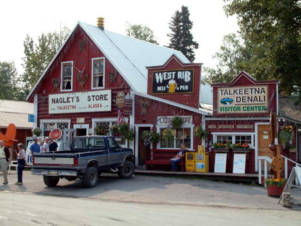Downtown Talkeetna - Nagley's Store, West Rib and Visitor Centre